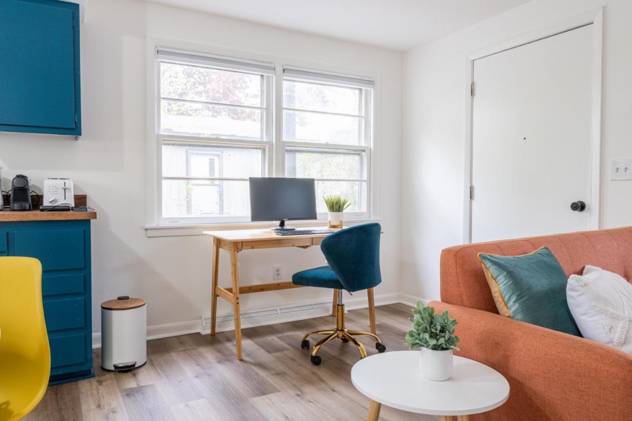 Retro Retreat Renovated 2Br, Desk, No Chore List! Kingston Bagian luar foto