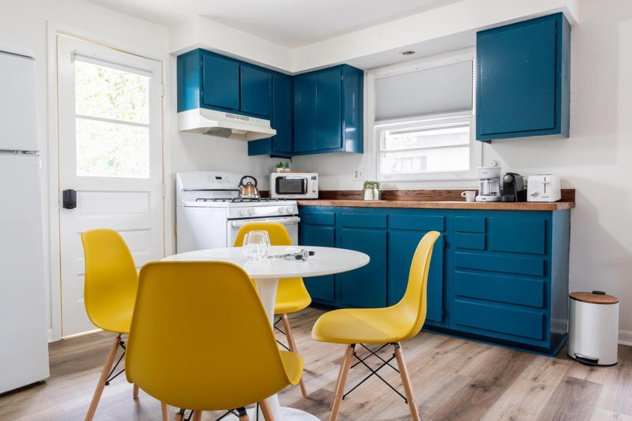 Retro Retreat Renovated 2Br, Desk, No Chore List! Kingston Bagian luar foto