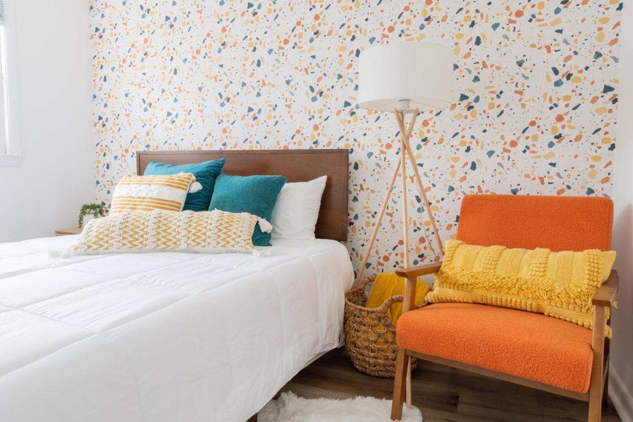 Retro Retreat Renovated 2Br, Desk, No Chore List! Kingston Bagian luar foto