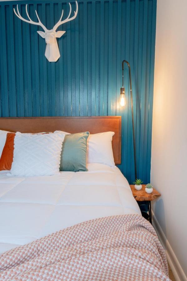 Retro Retreat Renovated 2Br, Desk, No Chore List! Kingston Bagian luar foto