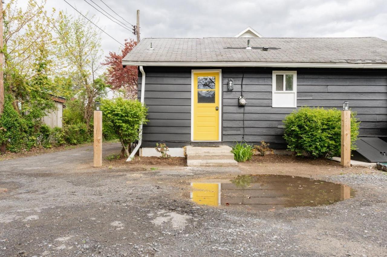 Retro Retreat Renovated 2Br, Desk, No Chore List! Kingston Bagian luar foto